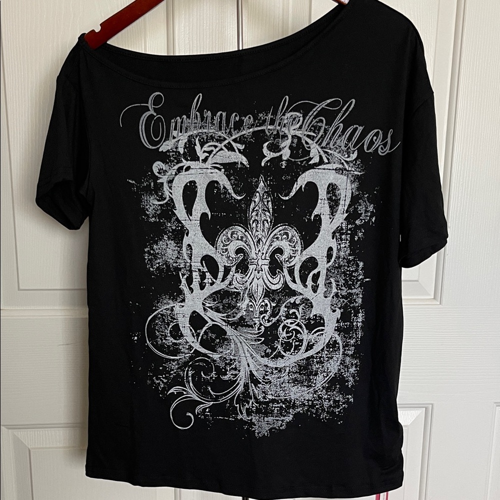 ROMWE Black Tee with Silver Graphic